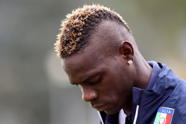 FLORENCE, ITALY - NOVEMBER 13:  Mario Balotelli after Italy Training Session at Coverciano on November 13, 2014 in Florence, Italy.  (Photo by Claudio Villa/Getty Images)