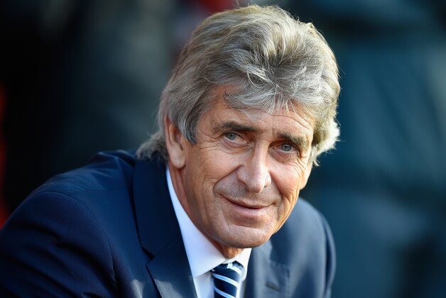 SOUTHAMPTON, ENGLAND - NOVEMBER 30:  Manchester City manager Manuel Pellegrini looks on during the Barclays Premier League match between Southampton and Manchester St Mary's Stadium on November 30, 2014 in Southampton, England.  (Photo by Mike Hewitt/Getty Images)