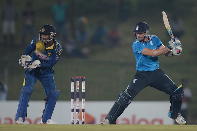 HAMBANTOTA, SRI LANKA - DECEMBER 03:  Jos Buttler of England bats during the 3rd One Day International between Sri Lanka and England at Mahinda Rajapaksa International Stadium on December 3, 2014 in Hambantota, Sri Lanka.  (Photo by Gareth Copley/Getty Images)