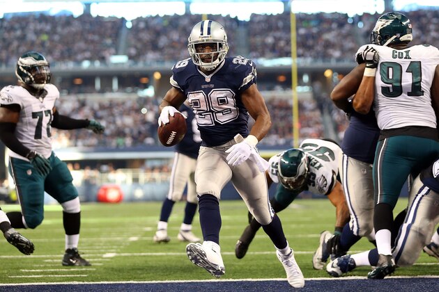 ARLINGTON, TX - NOVEMBER 27:  DeMarco Murray #29 of the Dallas Cowboys scores a touchdown against the Philadelphia Eagles in the first half at AT&T Stadium on November 27, 2014 in Arlington, Texas.  (Photo by Ronald Martinez/Getty Images)