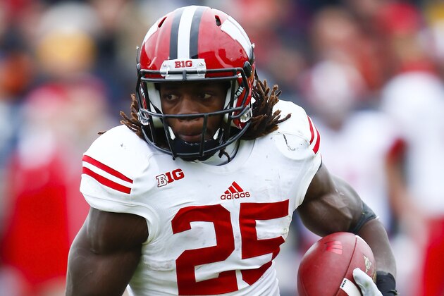 WEST LAFAYETTE, IN - NOVEMBER 8: Melvin Gordon #25 of the Wisconsin Badgers runs the ball against the Purdue Boilermakers at Ross-Ade Stadium on November 8, 2014 in West Lafayette, Indiana. Wisconsin defeated Purdue 34-16. (Photo by Michael Hickey/Getty Images)