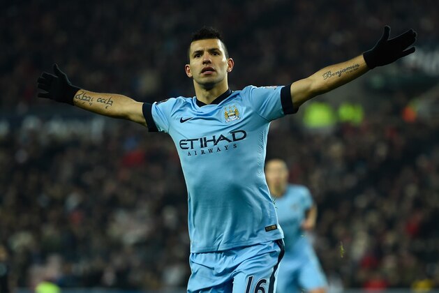 SUNDERLAND, ENGLAND - DECEMBER 03:  Sergio Aguero of Manchester City celebrates after scoring during the Barclays Premier League match between Sunderland and Manchester City at Stadium of Light on December 3, 2014 in Sunderland, England.  (Photo by Mike Hewitt/Getty Images)