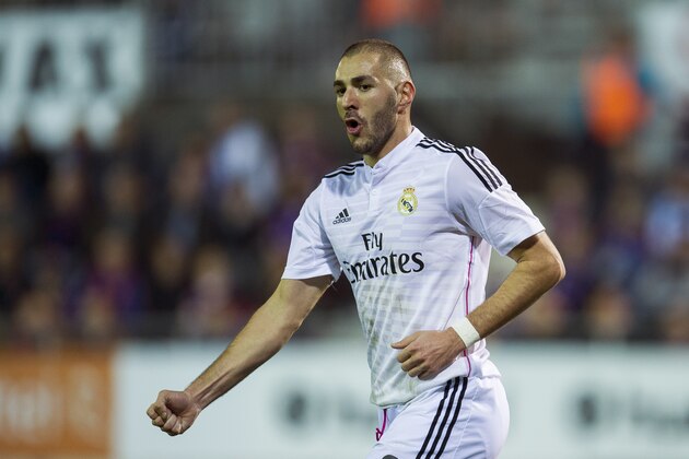 EIBAR, SPAIN - NOVEMBER 22:  Karim Benzema of Real Madrid celebrates after scoring during the La Liga match between SD Eibar and Real Madrid at Ipurua Municipal Stadium on November 22, 2014 in Eibar, Spain.  (Photo by Juan Manuel Serrano Arce/Getty Images)