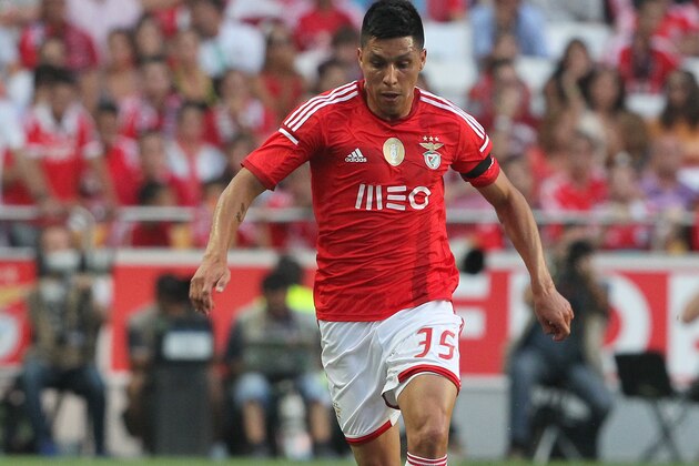LISBON, PORTUGAL - AUGUST 31: Benfica's midfielder Enzo Perez during the Primeira Liga match between SL Benfica and Sporting CP at Estadio da Luz on August 31, 2014 in Lisbon, Portugal. (Photo by Carlos Rodrigues/Getty Images).