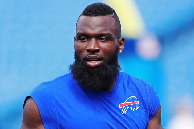 ORCHARD PARK, NY - AUGUST 23: Mike Williams #19 of the Buffalo Bills warms up prior to the game against the Tampa Bay Buccaneers at Ralph Wilson Stadium on August 23, 2014 in Orchard Park, New York. (Photo by Vaughn Ridley/Getty Images)