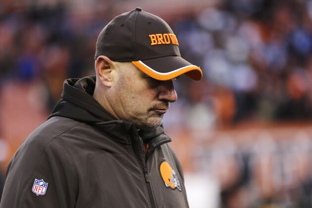 Cleveland Browns head coach Mike Pettine walks off the field after a 25-24 loss to the Indianapolis Colts in an NFL football game Sunday, Dec. 7, 2014, in Cleveland. (AP Photo/Tony Dejak)