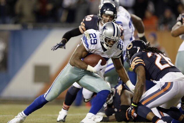 Dallas Cowboys running back DeMarco Murray (29) runs to the end zone for a touchdown during the first half of an NFL football game against the Chicago Bears Thursday, Dec. 4, 2014, in Chicago. (AP Photo/Nam Y. Huh)