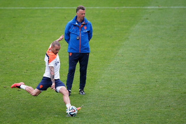 ALKMAAR, NETHERLANDS - JUNE 03:  Netherlands Manager, Louis van Gaal watches Wesley Sneijder take a penalty during the Netherlands training session held at the AFAS Stadion on June 3, 2014 in Alkmaar, Netherlands.  (Photo by Dean Mouhtaropoulos/Getty Images)