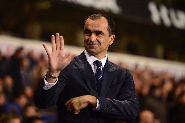 LONDON, ENGLAND - NOVEMBER 30:  Roberto Martinez, manager of Everton waves during the Barclays Premier League match between Tottenham Hotspur and Everton at White Hart Lane on November 30, 2014 in London, England.  (Photo by Jamie McDonald/Getty Images)