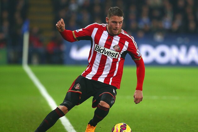 LEICESTER, ENGLAND - NOVEMBER 22: Connor Wickham of Sunderland on the ball during the Barclays Premier League match between Leicester City and Sunderland at The King Power Stadium on November 22, 2014 in Leicester, England.  (Photo by Charlie Crowhurst/Getty Images)