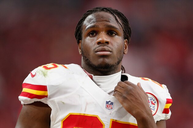 GLENDALE, AZ - DECEMBER 07: Running back Jamaal Charles #25 of the Kansas City Chiefs on the sidelines during the first half of the NFL game against the Arizona Cardinals at the University of Phoenix Stadium on December 7, 2014 in Glendale, Arizona.  (Photo by Christian Petersen/Getty Images)
