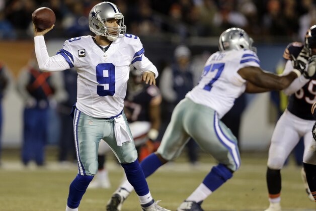 Dallas Cowboys quarterback Tony Romo (9) throws a pass during the first half of an NFL football game against the Chicago Bears Thursday, Dec. 4, 2014, in Chicago. (AP Photo/Nam Y. Huh)