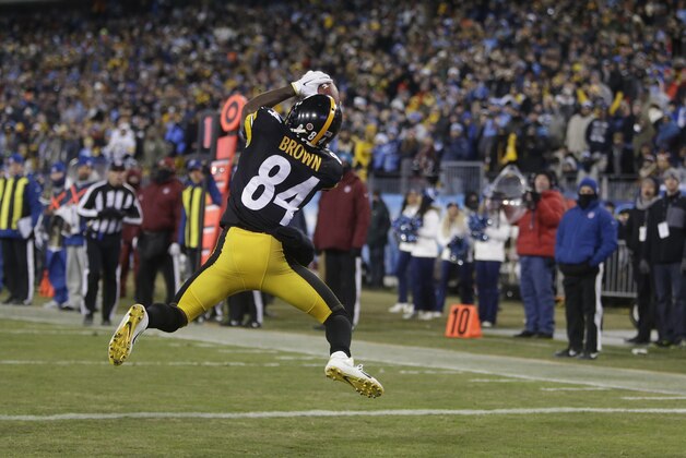 Pittsburgh Steelers wide receiver Antonio Brown (84) catches the ball in the end zone against the Tennessee Titans in the second half of an NFL football game Monday, Nov. 17, 2014, in Nashville, Tenn. (AP Photo/Wade Payne)
