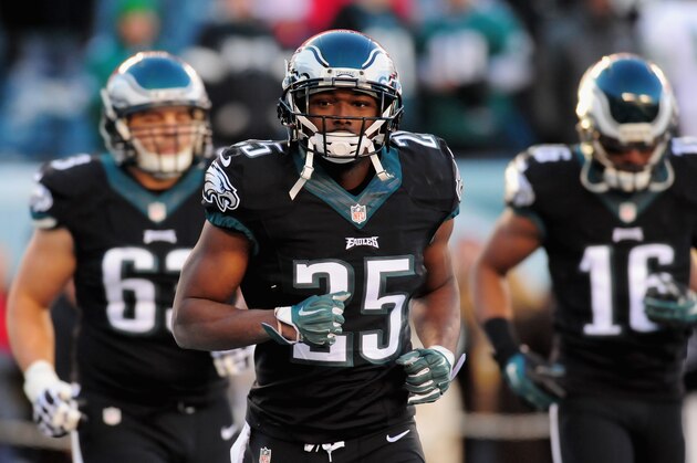 PHILADELPHIA, PA - DECEMBER 07:   LeSean McCoy #25 of the Philadelphia Eagles warms up before the game against the Seattle Seahawks at Lincoln Financial Field on December 7, 2014 in Philadelphia, Pennsylvania.  (Photo by Evan Habeeb/Getty Images)