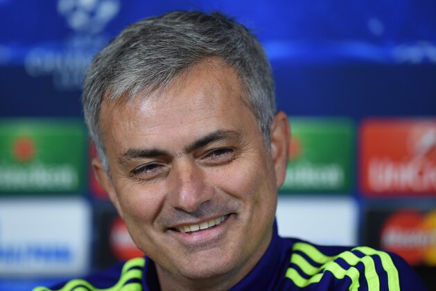 LONDON, ENGLAND - DECEMBER 09:  Manager Jose Mourinho of Chelsea talks to the media during a Chelsea press conference, ahead of the UEFA Champions League Group G match, against Sporting Clube de Portugal at Cobham Training Centre on December 9, 2014 in London, United Kingdom.  (Photo by Paul Gilham/Getty Images)