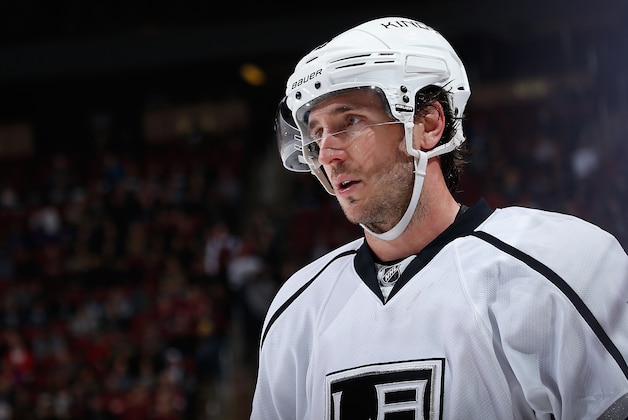GLENDALE, AZ - DECEMBER 04:  Mike Richards #10 of the Los Angeles Kings during the NHL game against the Arizona Coyotes at Gila River Arena on December 4, 2014 in Glendale, Arizona.  The Kings defeated the Coyotes 4-0.  (Photo by Christian Petersen/Getty Images)