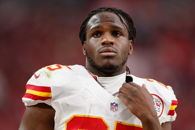 GLENDALE, AZ - DECEMBER 07: Running back Jamaal Charles #25 of the Kansas City Chiefs on the sidelines during the first half of the NFL game against the Arizona Cardinals at the University of Phoenix Stadium on December 7, 2014 in Glendale, Arizona.  (Photo by Christian Petersen/Getty Images)