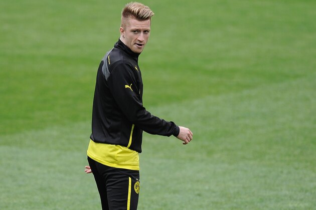 MADRID, SPAIN - APRIL 01:  Marco Reus of Borussia Dortmund warms up at Santiago Bernabeu stadium ahead of the UEFA Champions League quarter-final match between Real Madrid and Borussia Dortmund, on April 1, 2014 in Madrid, Spain.  (Photo by Denis Doyle/Getty Images)