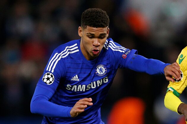 LONDON, ENGLAND - DECEMBER 10:  Carlos Mane of Sporting Lisbon is challenged by Ruben Loftus-Cheek of Chelsea during the UEFA Champions League group G match between Chelsea and Sporting Clube de Portugal at Stamford Bridge on December 10, 2014 in London, United Kingdom.  (Photo by Clive Mason/Getty Images)