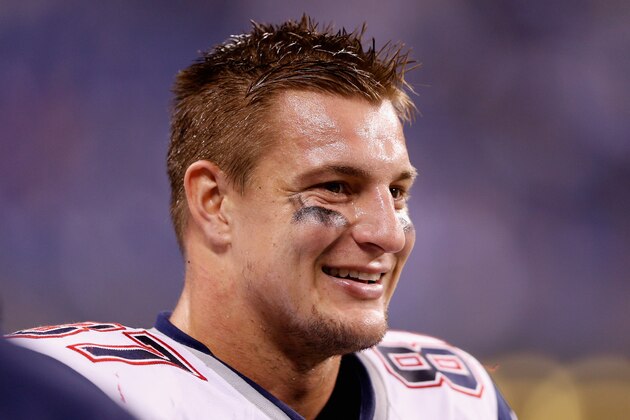 INDIANAPOLIS, IN - NOVEMBER 16:  Rob Gronkowski #87 of the New England Patriots reacts in the fourth quarter against the Indianapolis Colts during the game at Lucas Oil Stadium on November 16, 2014 in Indianapolis, Indiana.  (Photo by Joe Robbins/Getty Images)