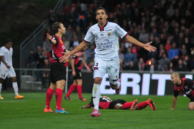 Nice's midfielder Carlos Eduardo celebrates his goal during the French League One soccer match between Guingamp and Nice in Guingamp, western France, Sunday, Oct. 26, 2014. Brazilian midfielder Carlos Eduardo, who is on loan from Portuguese side Porto, scored five goals in an astonishing individual performance as Nice won 7-2 away to Guingamp. (AP Photo/Philippe Le Brech) FRANCE OUT