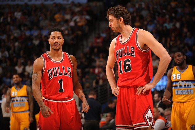 DENVER, CO - NOVEMBER 25:  Derrick Rose #1 and Pau Gasol #16 of the Chicago Bulls during the game against the Denver Nuggets on November 25, 2014 at the Pepsi Center in Denver, Colorado. NOTE TO USER: User expressly acknowledges and agrees that, by downloading and or using this Photograph, user is consenting to the terms and conditions of the Getty Images License Agreement. Mandatory Copyright Notice: Copyright 2014 NBAE (Photo by Bart Young/NBAE via Getty Images)