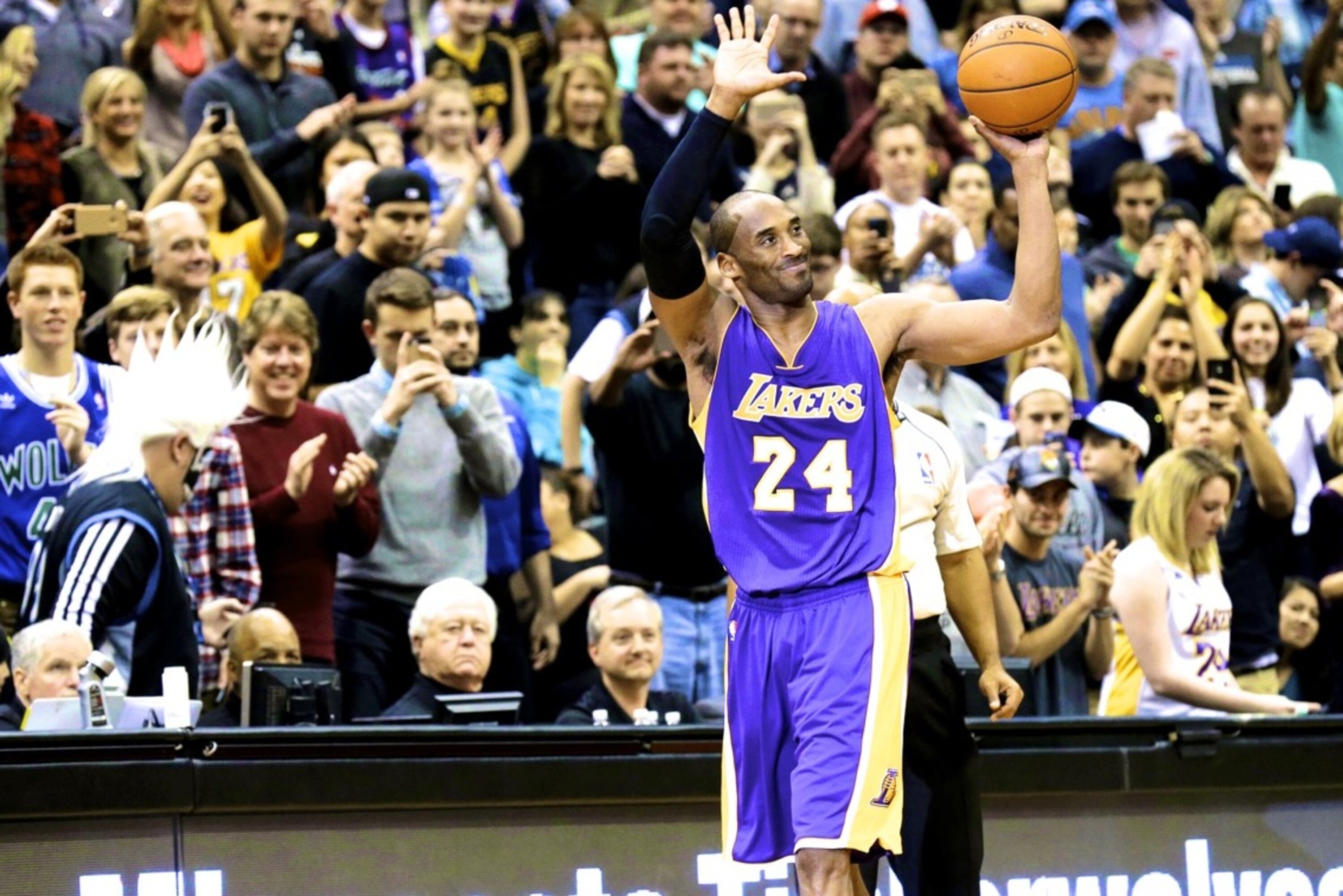 Kobe Bryant Passes Michael Jordan on NBA's All-Time ...