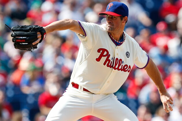 PHILADELPHIA, PA - SEPTEMBER 28: Starting pitcher Cole Hamels #35 of the Philadelphia Phillies throws a pitch in the second inning of the game against the Atlanta Braves at Citizens Bank Park on September 28, 2014 in Philadelphia, Pennsylvania. (Photo by Brian Garfinkel/Getty Images)
