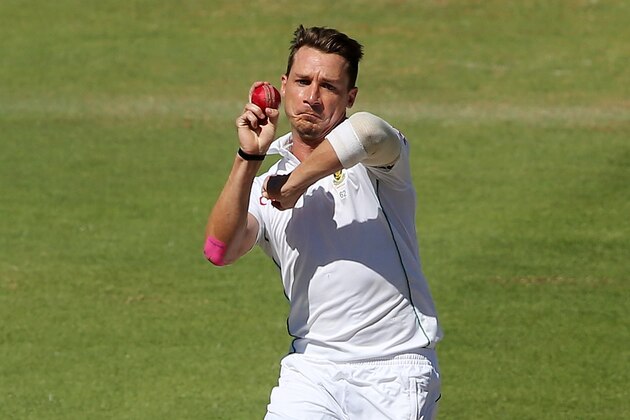 CAPE TOWN, SOUTH AFRICA - MARCH 04: Dale Steyn of South Africa bowls during day 4 of the third test match between South Africa and Australia at Sahara Park Newlands on March 4, 2014 in Cape Town, South Africa.  (Photo by Morne de Klerk/Getty Images)