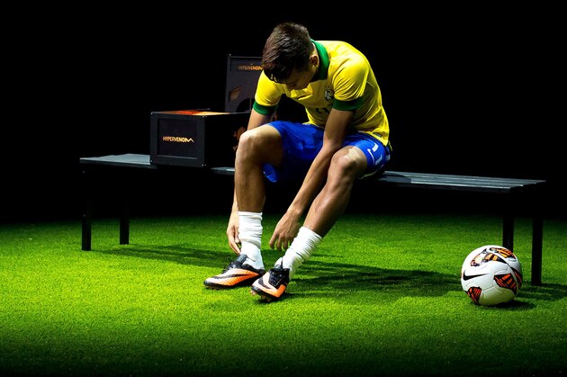 RIO DE JANEIRO, BRAZIL - MAY 28: Brazilian football star Neymar presents his new Nike football boots on May 28, 2013 in Rio de Janeiro, Brazil. Neymar signed a five-year contract with Spanish powerhouse FC Barcelona on May 27 and will travel to Spain next week for the official presentation. (Photo by  (Photo by Buda Mendes/Getty Images)