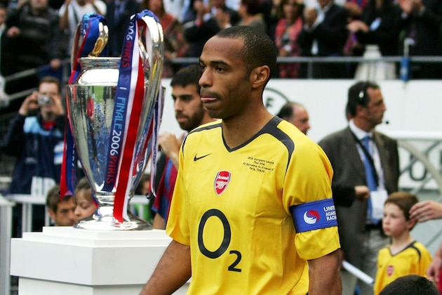 PARIS - MAY 17:  (L-R) Thierry Henry of Arsenal leads out Jens Lehmann and the rest of the Arsenal team before the UEFA Champions League Final between Arsenal and Barcelona at the Stade de France on May 17, 2006 in Paris, France.  (Photo by Shaun Botterill/Getty Images)