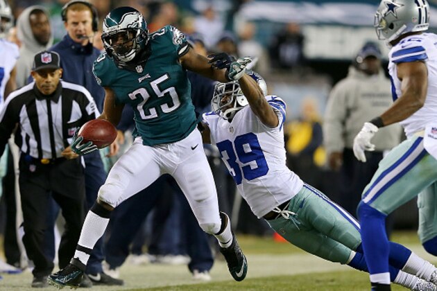 PHILADELPHIA, PA - DECEMBER 14:  LeSean McCoy