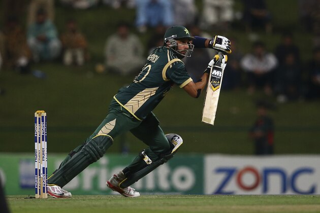 ABU DHABI, UNITED ARAB EMIRATES - DECEMBER 17: Shahid Afridi of Pakistan bats during the 4th One Day International match between Pakistan and New Zealand at Sheikh Zayed Stadium on December 17, 2014 in Abu Dhabi, United Arab Emirates.  (Photo by Francois Nel/Getty Images)