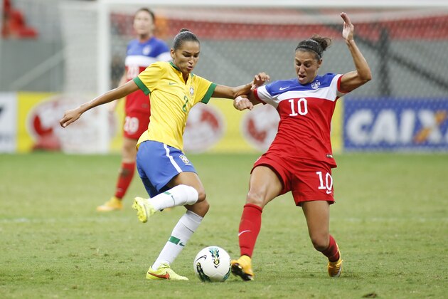 BRASILIA, BRAZIL - DECEMBER 14:  Carli Lloyd of USA during the match between USA and Brazil in the International Tournament of Brasilia at Mane Garrincha Stadium on December 14, 2014 in Brasilia, Brazil.  (Photo by Celso Junior/Getty Images)