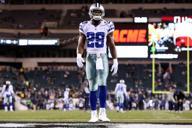 PHILADELPHIA, PA - DECEMBER 14:  DeMarco Murray #29 of the Dallas Cowboys warms up prior to the game against the Philadelphia Eagles at Lincoln Financial Field on December 14, 2014 in Philadelphia, Pennsylvania.  (Photo by Mitchell Leff/Getty Images)