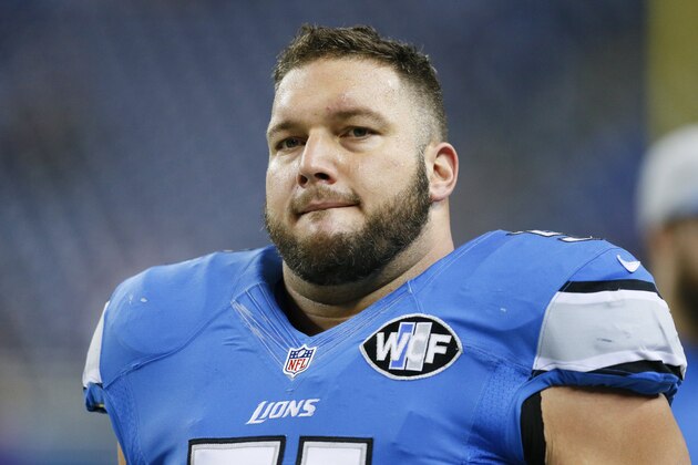 Detroit Lions center Dominic Raiola is seen during pre-game warmups of an NFL football game against the Minnesota Vikings at Ford Field in Detroit, Sunday, Dec. 14, 2014. (AP Photo/Rick Osentoski)