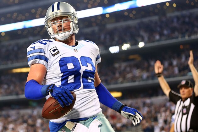 ARLINGTON, TX - DECEMBER 21:  Jason Witten #82 of the Dallas Cowboys scores a touchdown against the Indianapolis Colts in the second half at AT&T Stadium on December 21, 2014 in Arlington, Texas.  (Photo by Ronald Martinez/Getty Images)