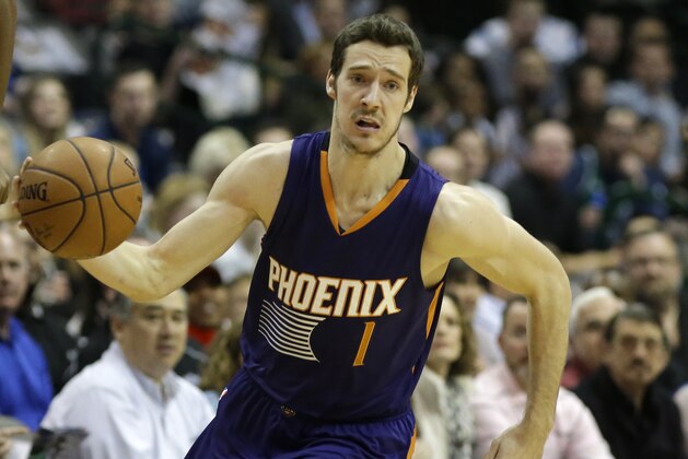 Phoenix Suns guard Goran Dragic (1) drives during the first half of an NBA basketball game against the Dallas Mavericks Friday, Dec. 5, 2014, in Dallas. (AP Photo/LM Otero) Phoenix Suns guard Goran Dragic (1) drives during the first half of an NBA basketball game against the Dallas Mavericks Friday, Dec. 5, 2014, in Dallas. (AP Photo/LM Otero)