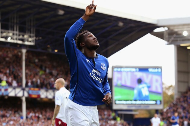 LIVERPOOL, ENGLAND - OCTOBER 18:  Romelu Lukaku of Everton celebrates scoring their second goal during the Barclays Premier League match between Everton and Aston Villa at Goodison Park on October 18, 2014 in Liverpool, England.  (Photo by Jan Kruger/Getty Images)