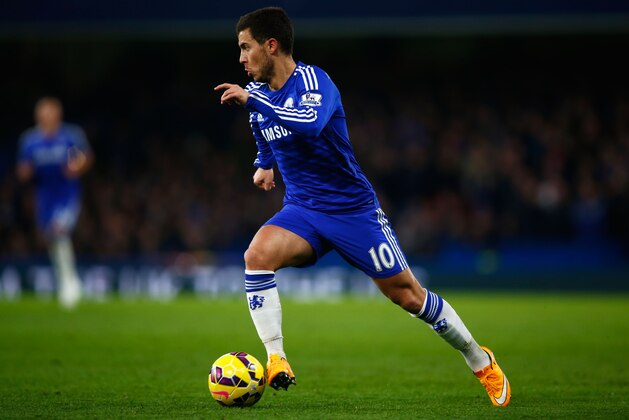 LONDON, ENGLAND - DECEMBER 13:  Eden Hazard of Chelsea in action during the Barclays Premier League match between Chelsea and Hull City at Stamford Bridge on December 13, 2014 in London, England.  (Photo by Clive Rose/Getty Images)