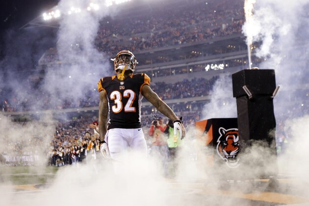 Cincinnati Bengals running back Jeremy Hill (32) takes the field for an NFL football game against the Denver Broncos Monday, Dec. 22, 2014, in Cincinnati. (AP Photo/AJ Mast)