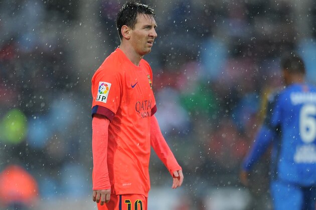 GETAFE, SPAIN - DECEMBER 13:  Lionel Messi of FC Barcelona leaves the field after his side drew 0-0 against Getafe CF during the La Liga match between Getafe CF and FC Barcelona at the Alfonso Perez stadium on December 13, 2014 in Getafe, Spain.  (Photo by Denis Doyle/Getty Images)