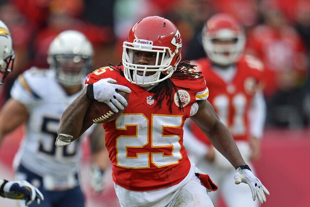 KANSAS CITY, MO - NOVEMBER 24:  Running back Jamaal Charles #25 of the Kansas City Chiefs rushes up field against the San Diego Chargers during the second half on November 24, 2013 at Arrowhead Stadium in Kansas City, Missouri.  San Diego won 41-38. (Photo by Peter Aiken/Getty Images)