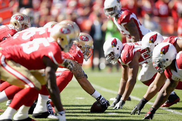 SAN FRANCISCO, CA - OCTOBER 13:  The San Francisco 49ers line up against the Arizona Cardinals at Candlestick Park on October 13, 2013 in San Francisco, California.  (Photo by Ezra Shaw/Getty Images)