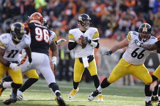 Pittsburgh Steelers' Ben Roethlisberger (7) looks to throw during the first half of an NFL football game against the Cincinnati Bengals Sunday, Dec. 7, 2014 in Cincinnati. (AP Photo/Michael Conroy)