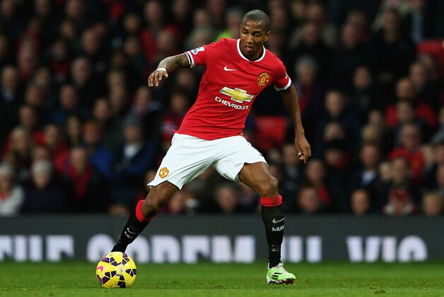 MANCHESTER, ENGLAND - NOVEMBER 29:  Ashley Young of Manchester United in action during the Barclays Premier League match between Manchester United and Hull City at Old Trafford on November 29, 2014 in Manchester, England.  (Photo by Matthew Lewis/Getty Images)