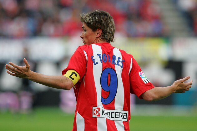 MADRID, SPAIN - APRIL 28:  Fernando Torres of Atletico Madrid reacts during the Primera Liga match between Atletico Madrid and Real Betis at the Vicente Calderon stadium on April 28, 2007 in Madrid, Spain.  (Photo by Denis Doyle/Getty Images)