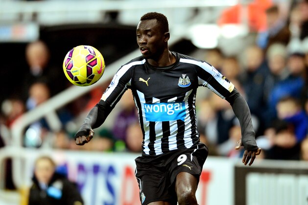 NEWCASTLE UPON TYNE, ENGLAND - DECEMBER 28:  Papiss Demba Cisse of Newcastle United in action during the Barclays Premier League match between Newcastle United and Everton at St James' Park on December 28, 2014 in Newcastle upon Tyne, England.  (Photo by Mark Runnacles/Getty Images)