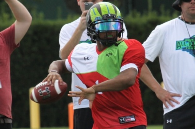 5-star QB Kyler Murray warms up in Under Armour action.