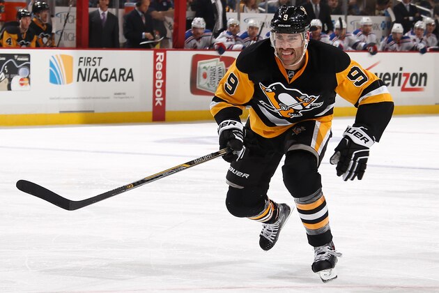 PITTSBURGH, PA - NOVEMBER 15:  Pascal Dupuis